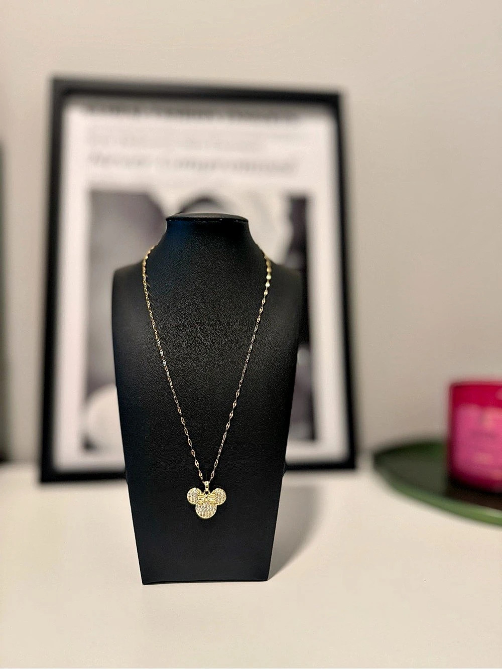 Gold Pendant Necklace Like New